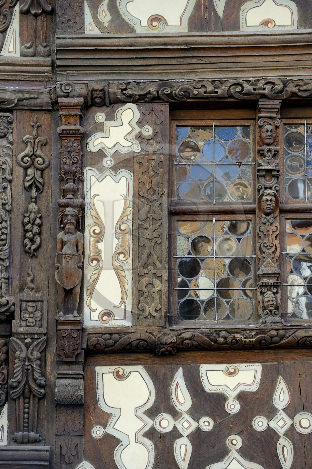 France, Bas Rhin (67), Saverne, détail de la façade de la Maison à colombage Katz du XVIIème siècle