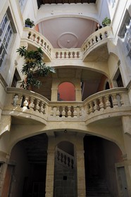 France, Gard, Nimes, Fontfroide Mansion from the 17th century at 14 rue de l'Aspic, balusters staircase