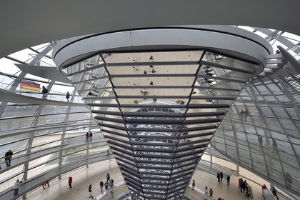 Allemagne, Berlin, Reichstag, dome en verre du Bundestag (parlement allemand depuis 1999) de l'architecte Sir Norman Foster