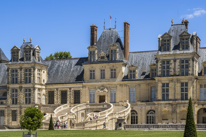 France, Seine-et-Marne, Fontainebleau, castle of Fontainebleau listed as World Heritage by UNESCO, Cour du Cheval blanc, horseshoe staircase made in 1550 by Philibert Delorme then redone between 1632 and 1634 by Jean Androuet du Cerceau, it is composed of two monumental parallel fretted flights of 46 steps