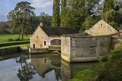 France, Côte-d'Or (21), Buffon, la Grande Forge de Buffon alimenté par le bief de l'Armançon