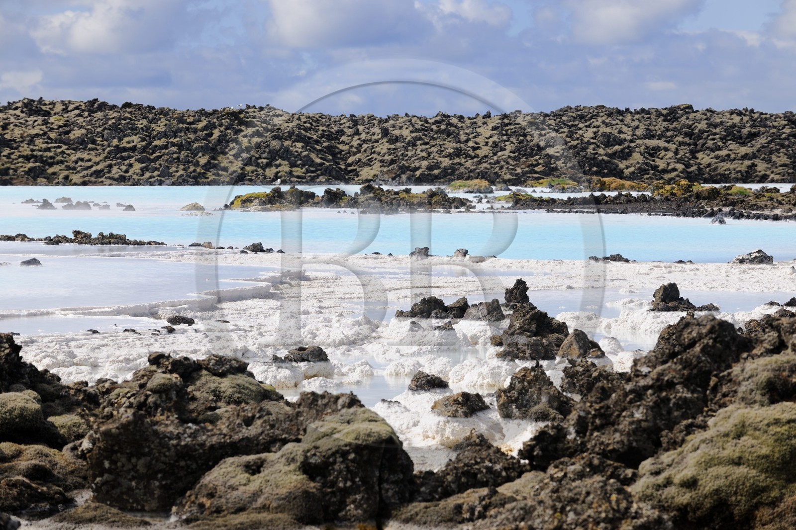 Islande, Grindavik, le Blue Lagoon au eaux très riches en silice (Usine géothermique)