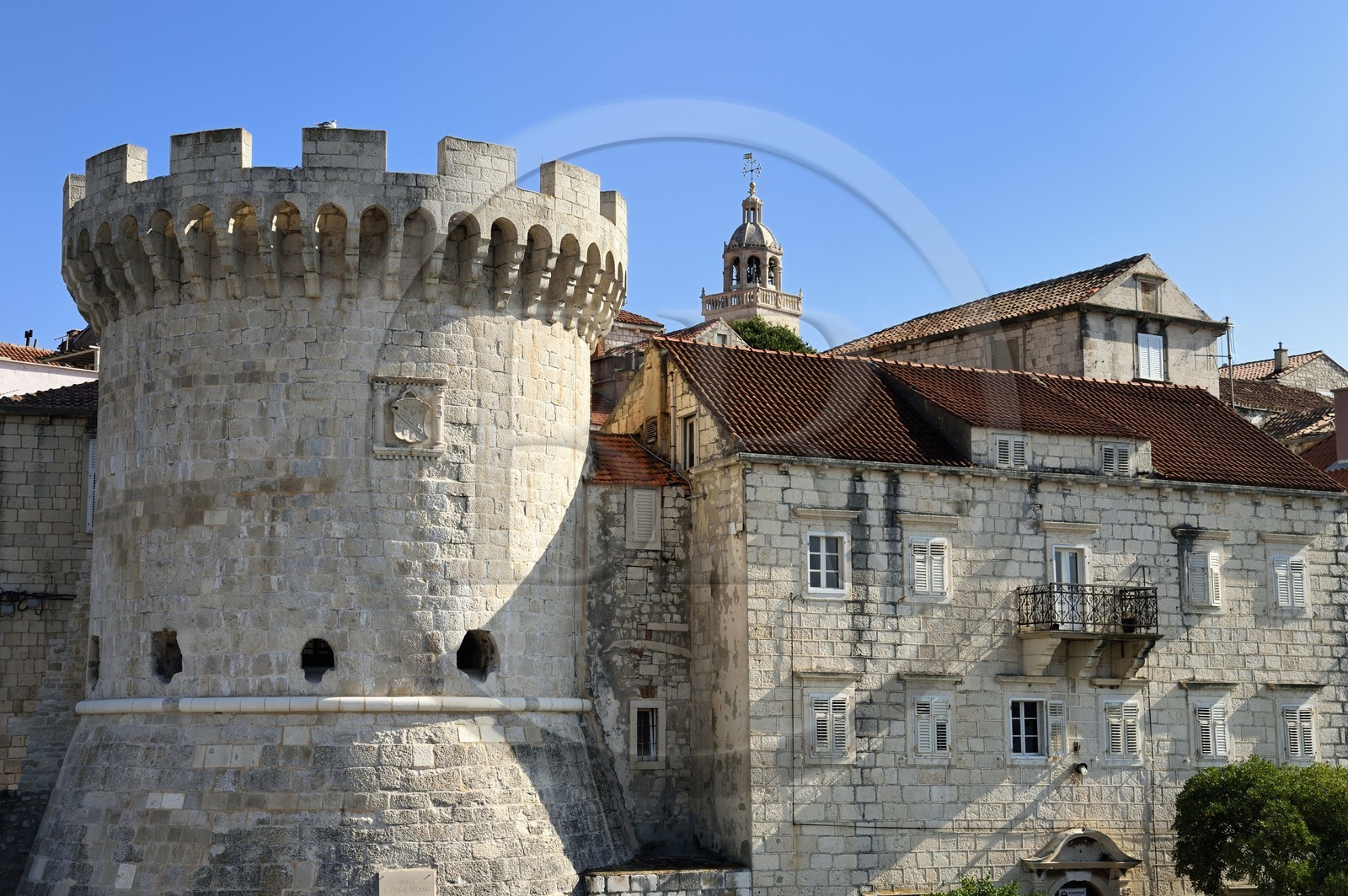 Croatie, Dalmatie, cote dalmate, Ile de Korcula, ville de Korcula, tour de défense sur le port