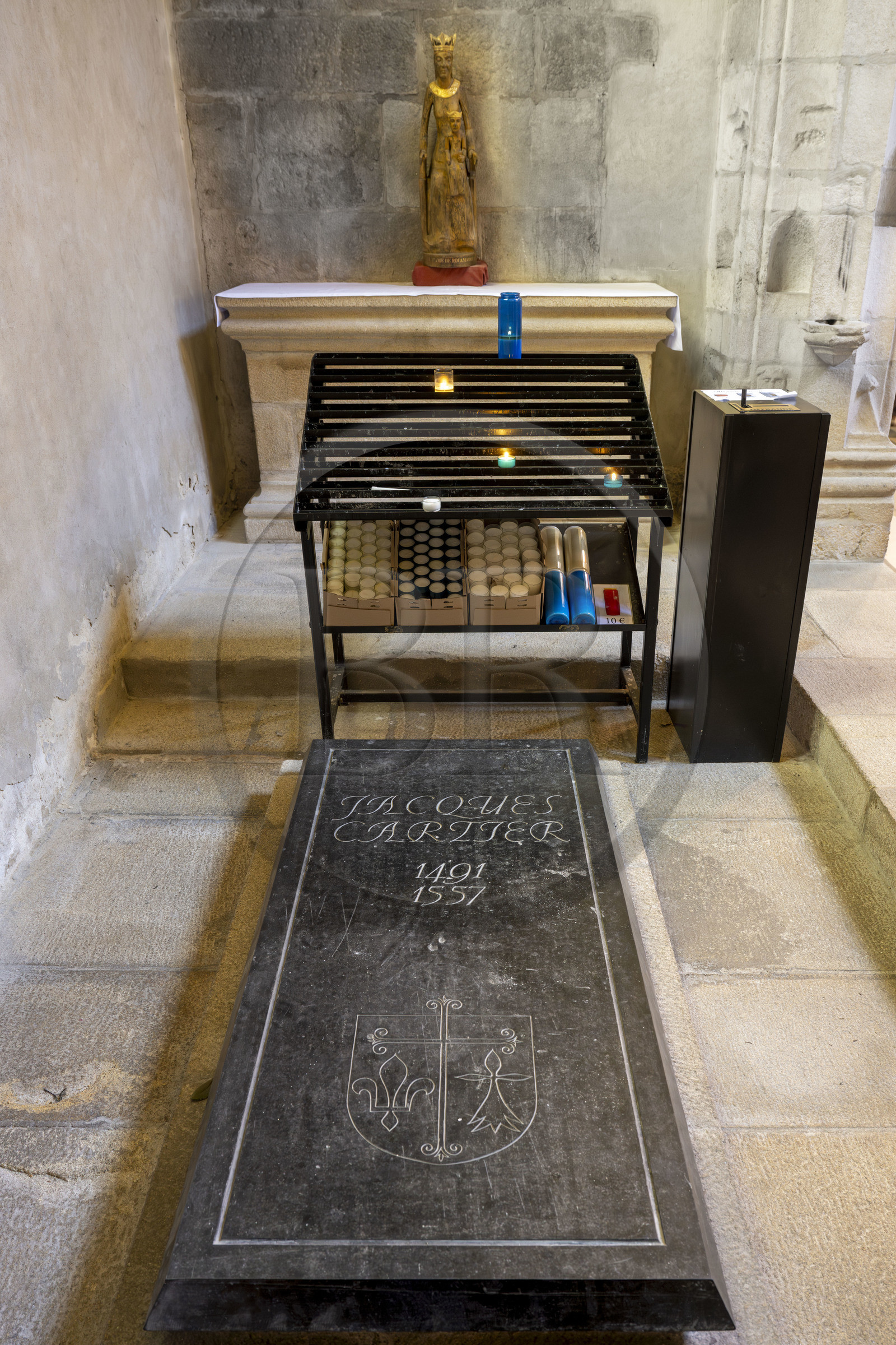 France, Ille-et-Vilaine (35), Côte d'Emeraude, Saint-Malo, Cathédrale Saint-Vincent de Saint-Malo, dalle funéraire de Jacques Cartier, découvreur du Canada
