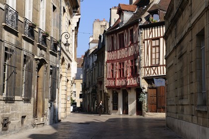 France, Côte d'Or (21), Dijon, maison à colombage à l'angle de la rue Vauban et de la rue Amiral-Roussin