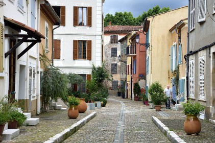 France, Var (83), Massif des Maures, Collobrières, rue Montesquieu dans le quartier XVIIe au XIXe siècle