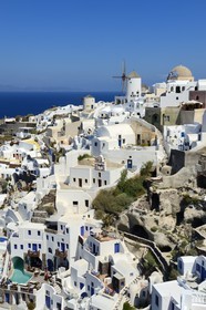 Greece, Cyclades, Aegean Sea, Santorini (Thira or Thera), mill on the north western tip of the village of Oia