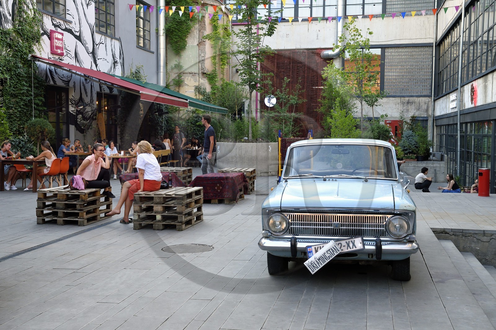 Géorgie, Tbilissi, Fabrika hotel cafe