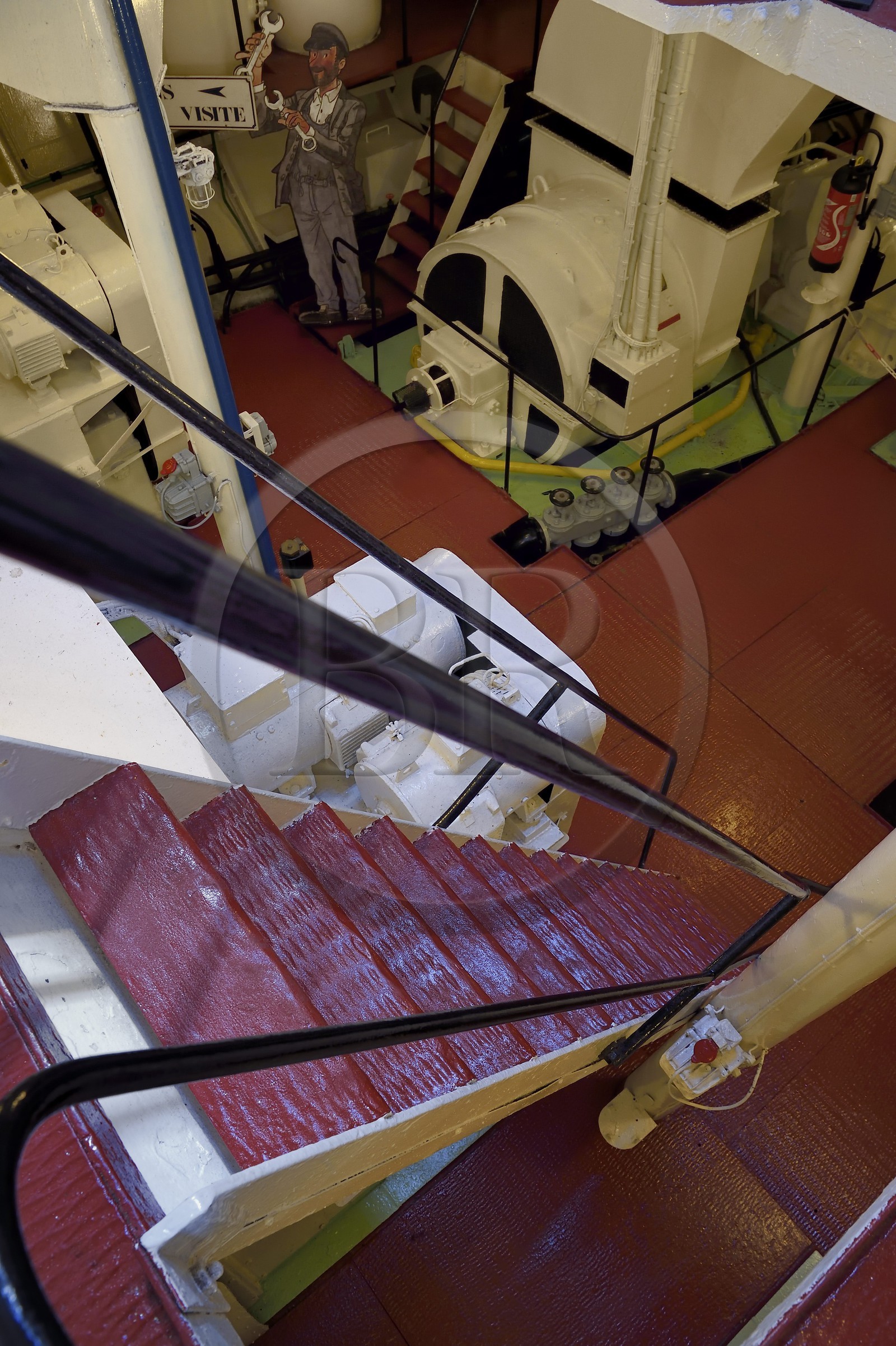 France, Charente-Maritime (17), La Rochelle, le bassin des grands yachts, Musée Maritime, la frégate météorologique France I, la salle des machines