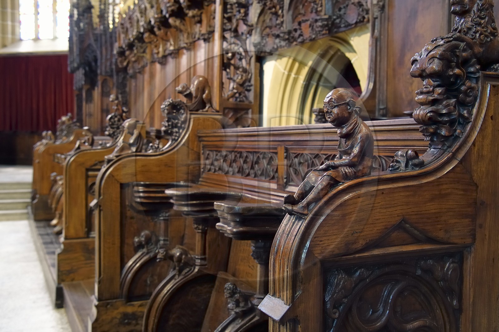 France, Haut-Rhin (68), Route des vins d'Alsace, Thann, la collégiale Saint-Thiebaut du XIVème siècle, stalles sculptées du XVe siècle dans le choeur