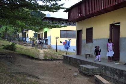 Gabon, Province du Moyen-Ogooué, Lambaréné, Hopital Albert Schweitzer, logements pour les familles des malades