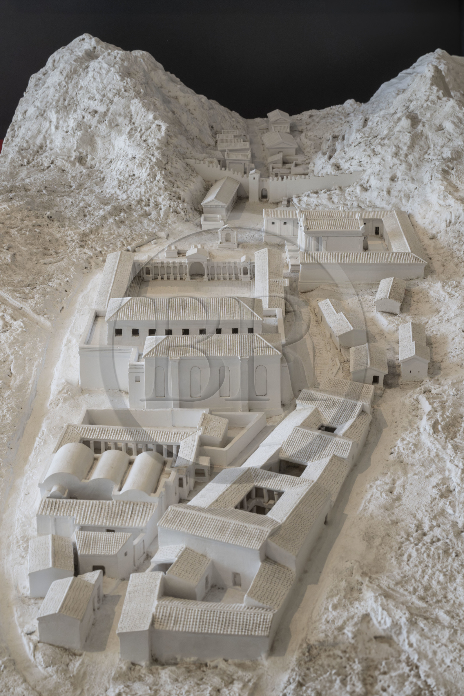 France, Bouches-du-Rhône (13), Parc Naturel Régional des Alpilles, Saint-Rémy-de-Provence, site archéologique de Glanum, reconstitution en maquette du site à son apogée