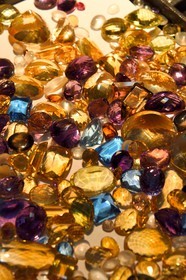 Sri Lanka, Sabaragamuwa Province, Ratnapura, Jem Bank, semi-precious stones (Sapphire, Ruby, Aquamarine, topaz, Amethyst, Garnet ...)