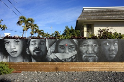 France, Ile de la Reunion, Saint-Pierre, fresque intitulée Reunion d'culture, d'race et d'religion par l'artiste Méo