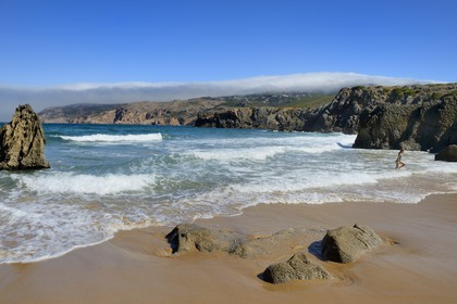 Portugal, région de Lisbonne, Cascais, petite plage sauvage de Abano au nord de la plage de Guincho sur la côte d'Estoril