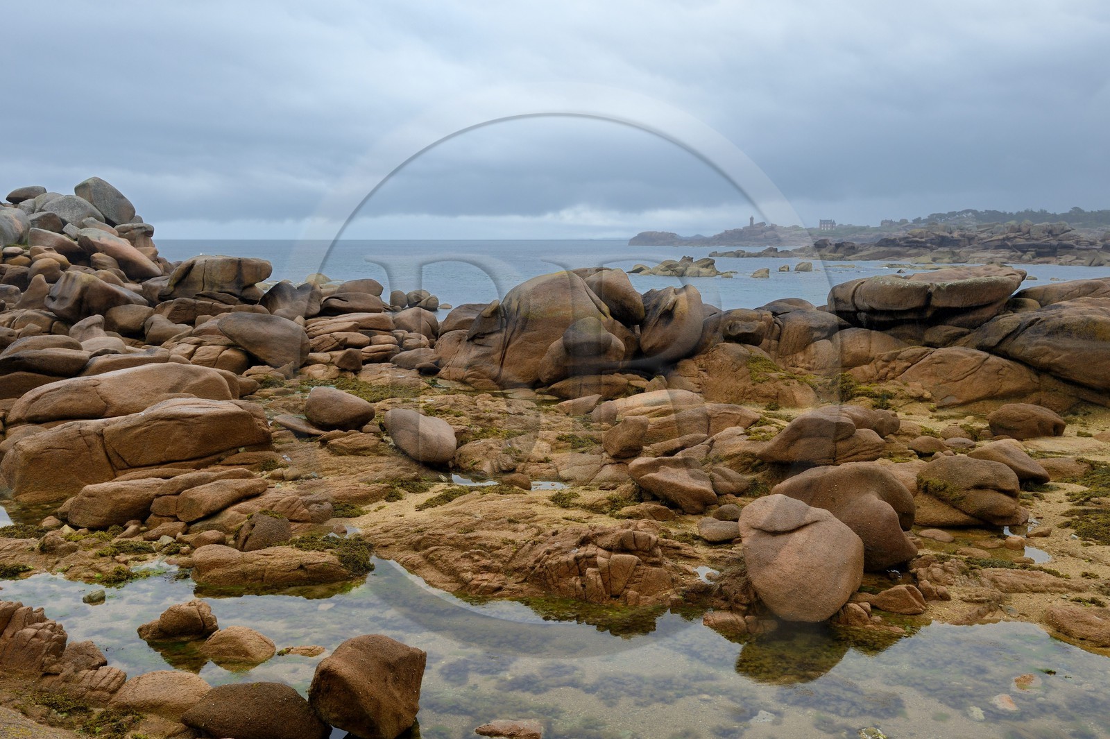 France, Côtes-d'Armor (22), Côte de Granit Rose, Trégastel, l'Ile Renote