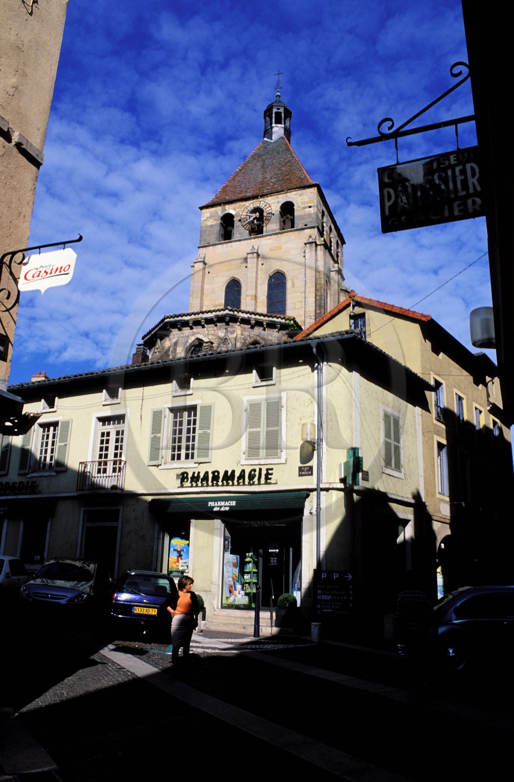 France, Saône-et-Loire (71), Mâconnais, Cluny, place du marché et rue Lamartine