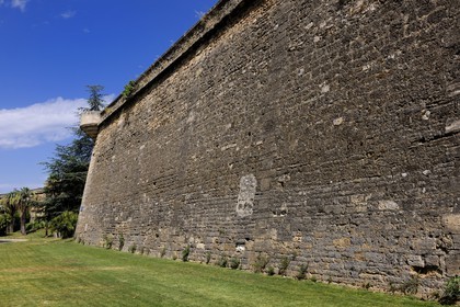 France, Hérault (34), Montpellier, les fossés de la Citadelle ont été aménagés en jardins plantés de palmiers
