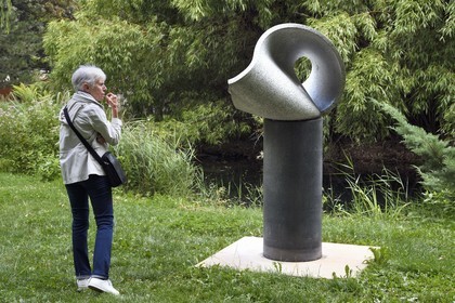 Switzerland, canton of Valais, Martigny, Pierre Gianadda Foundation, Max Bill, Triangular surface in space, Baveno light granite, 1966