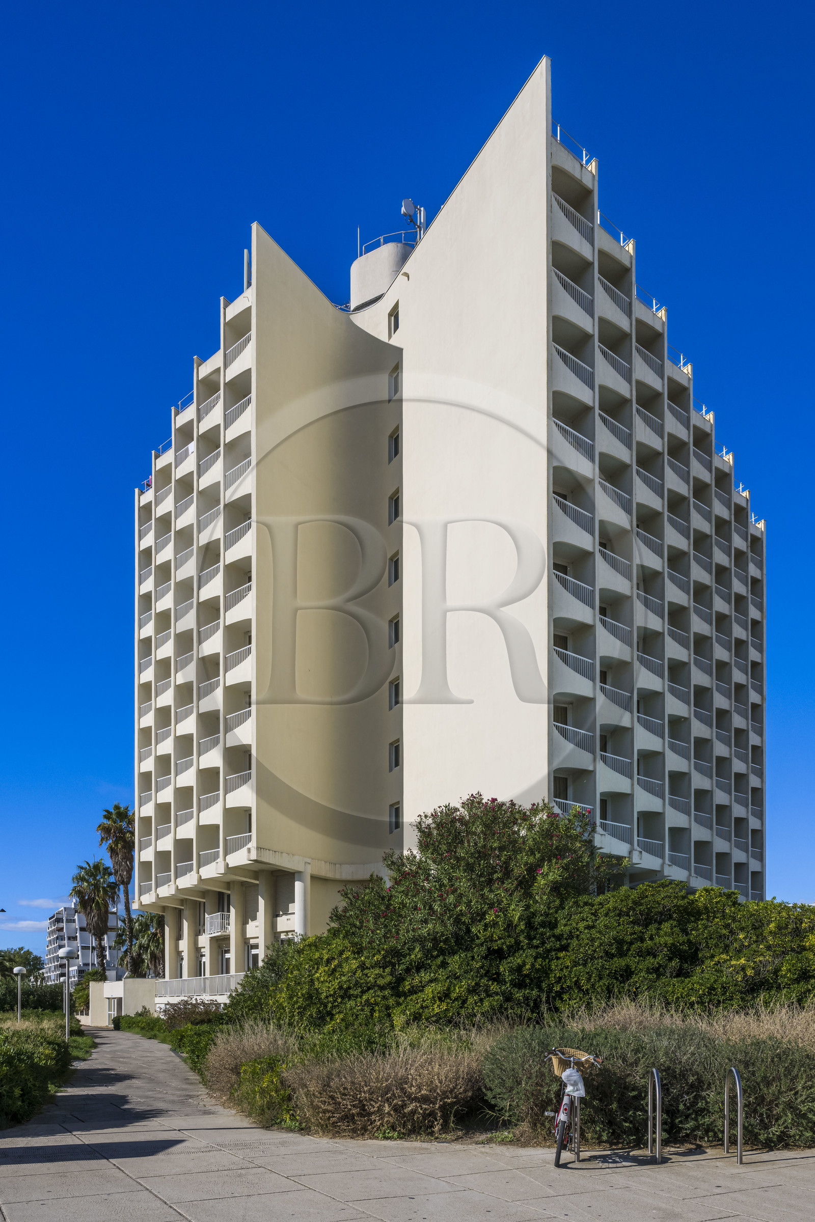 France, Hérault (34), La Grande-Motte, l’Hotel Mercure Port des architectes Jean Balladur et Jean-Bernard Tostivint