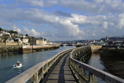 France, Seine Maritime, Pays de Caux, Cote d'Albatre, Fecamp, wooden footbridge at the entrance of the harbour, the Pilotes quay on the left