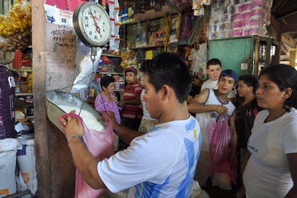Nicaragua, Leon, Sutiaba district market, grocer stall