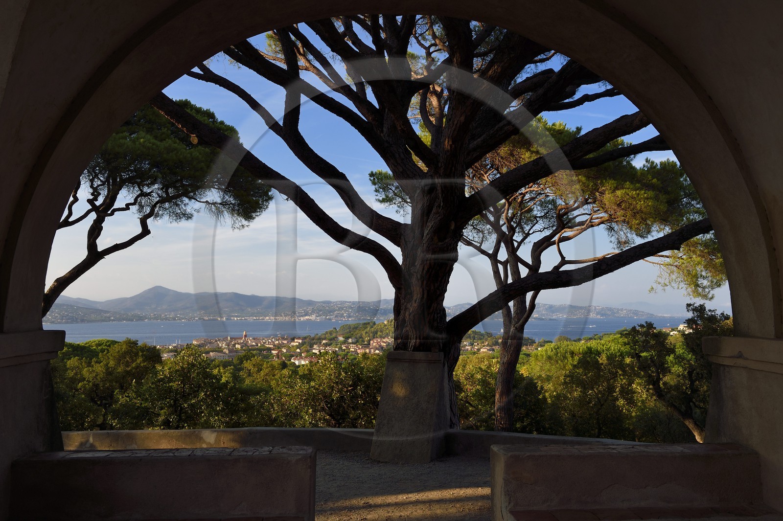 France, Var (83), Saint-Tropez vu depuis la chapelle sainte-Anne