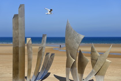 France, Calvados (14), Saint-Laurent-sur-Mer, Omaha Beach, mémorial Les Braves œuvre de la sculptrice Anilore Banon