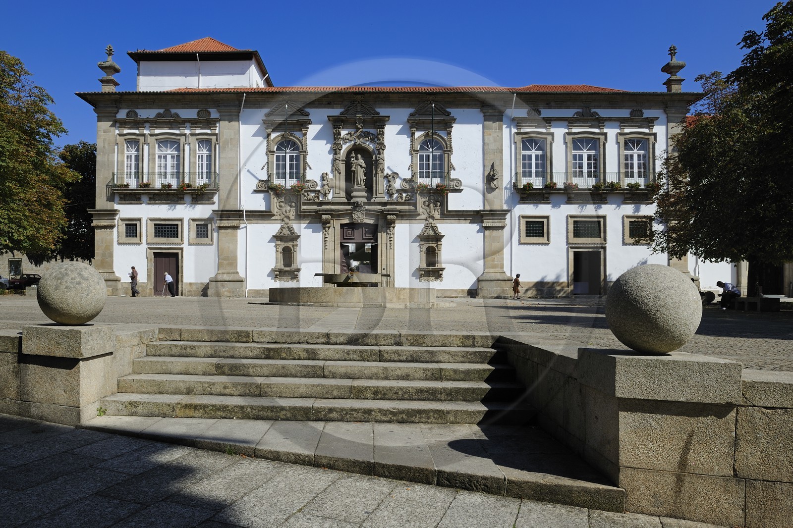 Portugal, région du Minho, Guimaraes, ville classée Patrimoine Mondial de l' UNESCO, ancien couvent de Santa-Clara et actuel Hotel de Ville