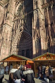France, Bas Rhin, Strasbourg, old town listed as World Heritage by UNESCO, Notre Dame Cathedral, Christmas market (Christkindelsmarik) at the foot of Notre Dame Cathedral