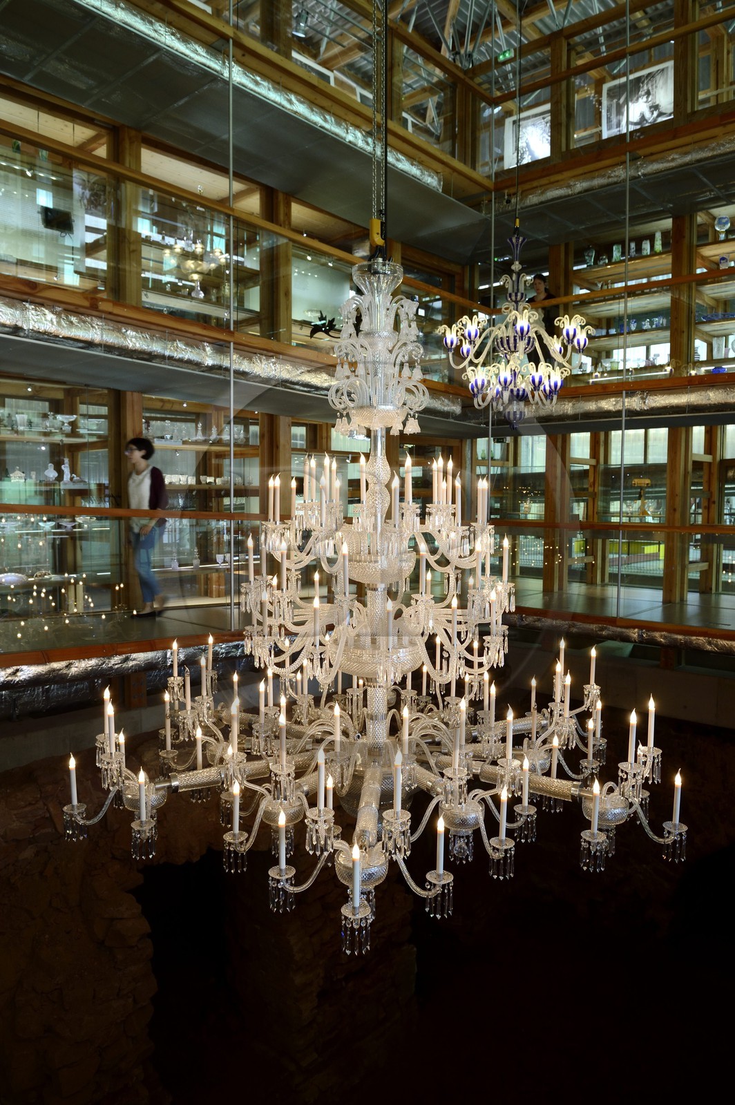 France, Moselle (57), Saint-Louis-les-Bitche, musée de la Cristallerie Saint-Louis, lustre en cristal géant