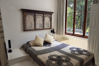 Sri Lanka, Western Province, Colombo District, Colombo, Lunuganga Estate, house of architect Geoffrey Bawa, bedroom
