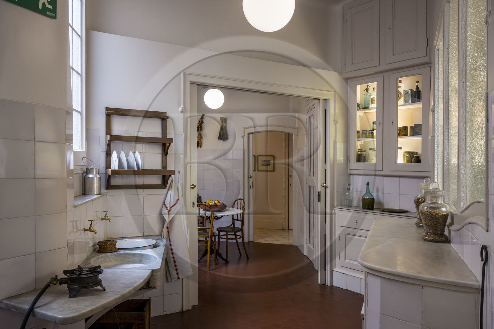 Espagne, Catalogne, Barcelone, quartier de l'Eixample, Passeig de Gracia, Pedrera ou Casa Mila (1905-1910) de l'architecte du modernisme catalan Antoni Gaudi, site classé au Patrimoine Mondial de l'UNESCO, cuisine