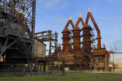 France, Moselle (57), Vallée de la Fensch, usine sidérurgique d'Uckange, Parc du Haut-fourneau U4, batiment de l'épuration des gaz
