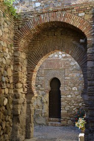 Espagne, Andalousie, Malaga, la Alcazaba, porte de style mudejar