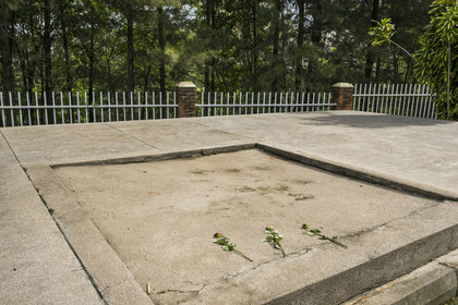 Rwanda, Kigali, quartier de Gisozi, Mémorial du génocide de Kigali, il commémore le génocide des Tutsis en 1994, des fosses communes où reposent plus de 250 000 victimes