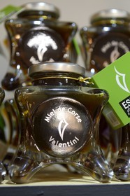 France, Corse-du-Sud (2A), Ajaccio, le concept store Bio Kinov, miel corse