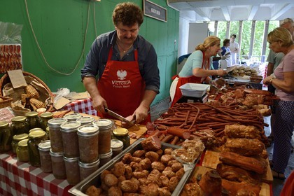 South Africa, Gauteng Province, Johannesburg, Braamfontein district, Neighbourgoods Market on saturdays is as much a source for farm fresh foods and specialty goods as it is a meeting point to enjoy community, swop ideas and stories, and be inspired by the energy that makes Joburg