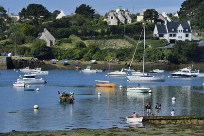 France, Finistère (29), Lannilis, Saint-Pabu face à Prat Ar Coum dans l'Aber Benoit