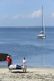 France, Finistere, La Foret Fouesnant, Glenan islands, Ile aux Moutons, the sailboat Pogo 10.50, landing on the beach