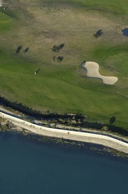 France, Charente-Maritime (17), ile de Ré, vers la Pointe du Fier d'Ars, golf (vue aérienne)