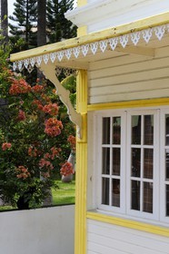 France, Ile de la Reunion, Saint-Gilles-Les-Bains, détail de la facade d'une case créole