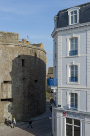 France, Ille et Vilaine, Cote d'Emeraude (Emerald Coast), Saint Malo, the Quic-en-Groigne tower in the intramural city