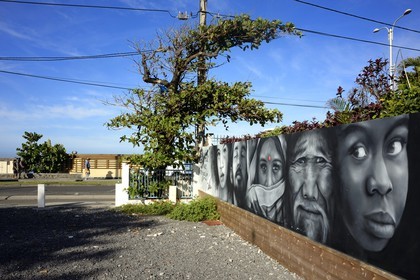 France, Ile de la Reunion, Saint-Pierre, fresque intitulée Reunion d'culture, d'race et d'religion par l'artiste Méo