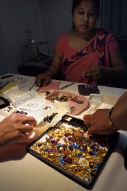 Sri Lanka, Sabaragamuwa Province, Ratnapura, Jem Bank, semi-precious stones (Sapphire, Ruby, Aquamarine, topaz, Amethyst, Garnet ...)