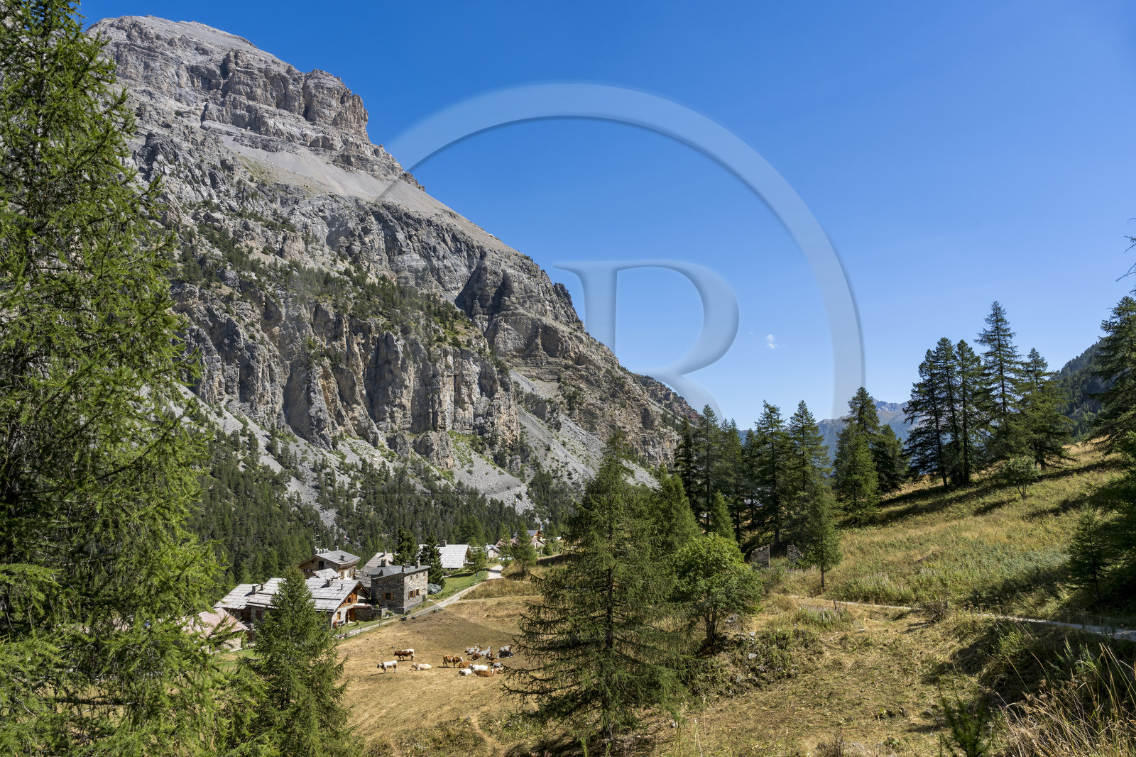 France, Hautes Alpes (05), Névache, la Vallée Étroite à la frontière italienne, hameau les Granges France, Hautes Alpes (05), Névache, la Vallée Étroite à la frontière italienne, hameau les Granges