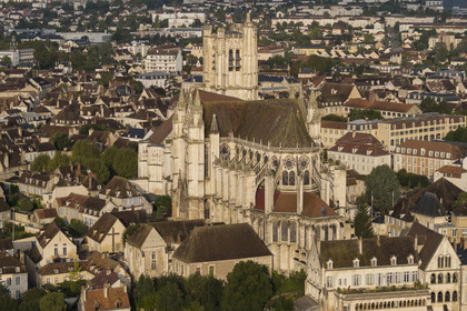 France, Yonne (89), Auxerre, la cathédrale Saint-Etienne (vue aérienne)