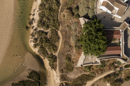 Portugal, Algarve, Ria Formosa Nature Park, Tavira, fortress of the village of Cacela Velha and the beach (aerial view)