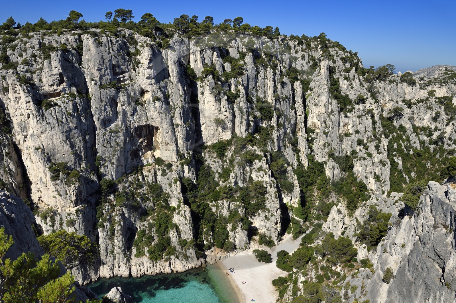 France, Bouches-du-Rhône (13), Marseille, Parc national des Calanques, Calanque d'En-Vau et sa plage (demande d'autorisation nécessaire avant publication)