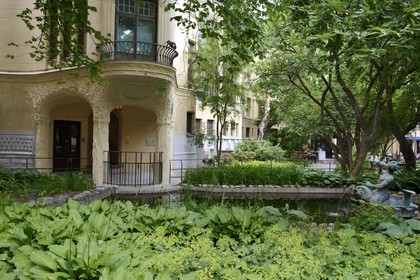 Suède, Stockholm, la piscine et Spa de Centralbadet située dans un immeuble Modern Style avec jardin datant de 1909